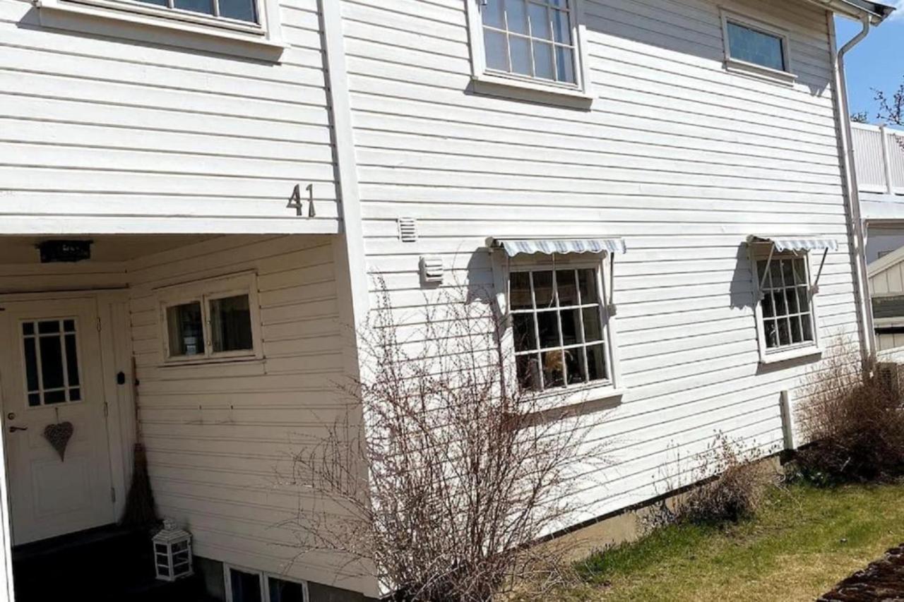 Bynaer Villa V/Ntnu.Garasje Internett, Badstue,Hage Gjøvik Kültér fotó